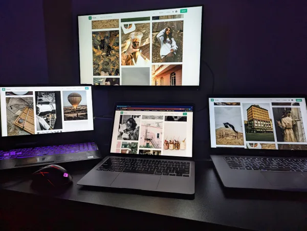 Configuration multi-écrans pour travail numérique et gestion de contenu