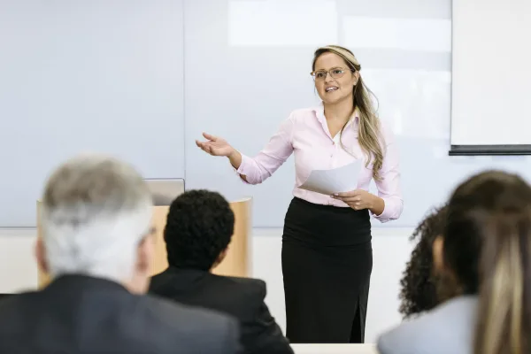 Prise de parole en public avec assurance et confiance en soi